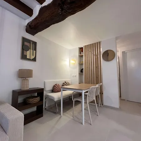 Apartament 2 Bedroom With Balcony Center *
