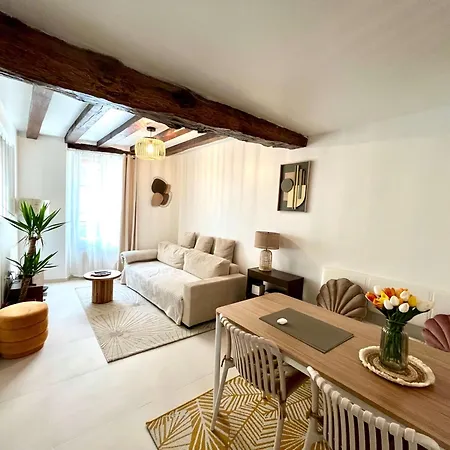 2 Bedroom With Balcony Center Apartament *