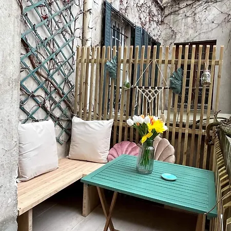 2 Bedroom With Balcony Center * Paryż